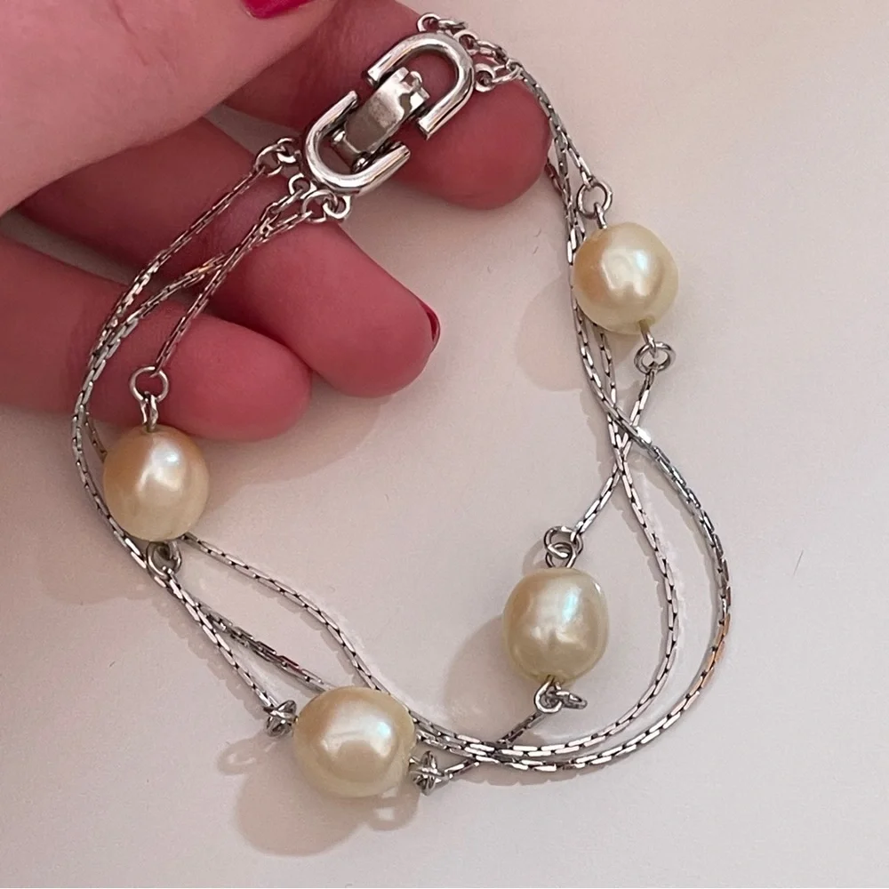Vintage 80’s MONET Faux Pearl MermaidCore Bridal Preppy Classic Ballet Bracelet